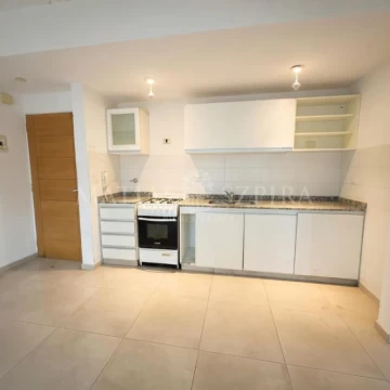 DEPARTAMENTO  CON BALCON Y COCHERA MERLO CENTRO