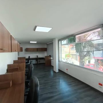 Renta Oficina Acondicionada en Col. Prados de Agua Azul