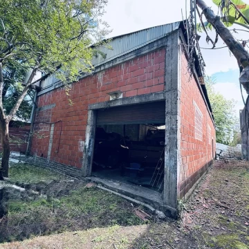 Depósito / Galpón con potencial – 576 m² de lote, 301 m² cubiertos