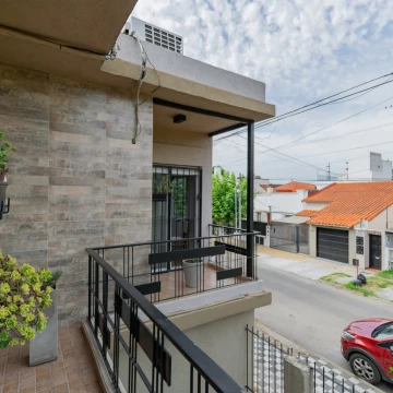 PH 3 AMB  VENTA  BERNAL con BALCÓN y PATIO