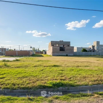 VENTA - Terreno 300 m2 - Pueblo Esther.