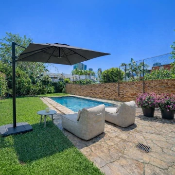 Venta Casa 6 Ambientes, Pileta, 4 Cocheras, Jardín en Bajo Belgrano