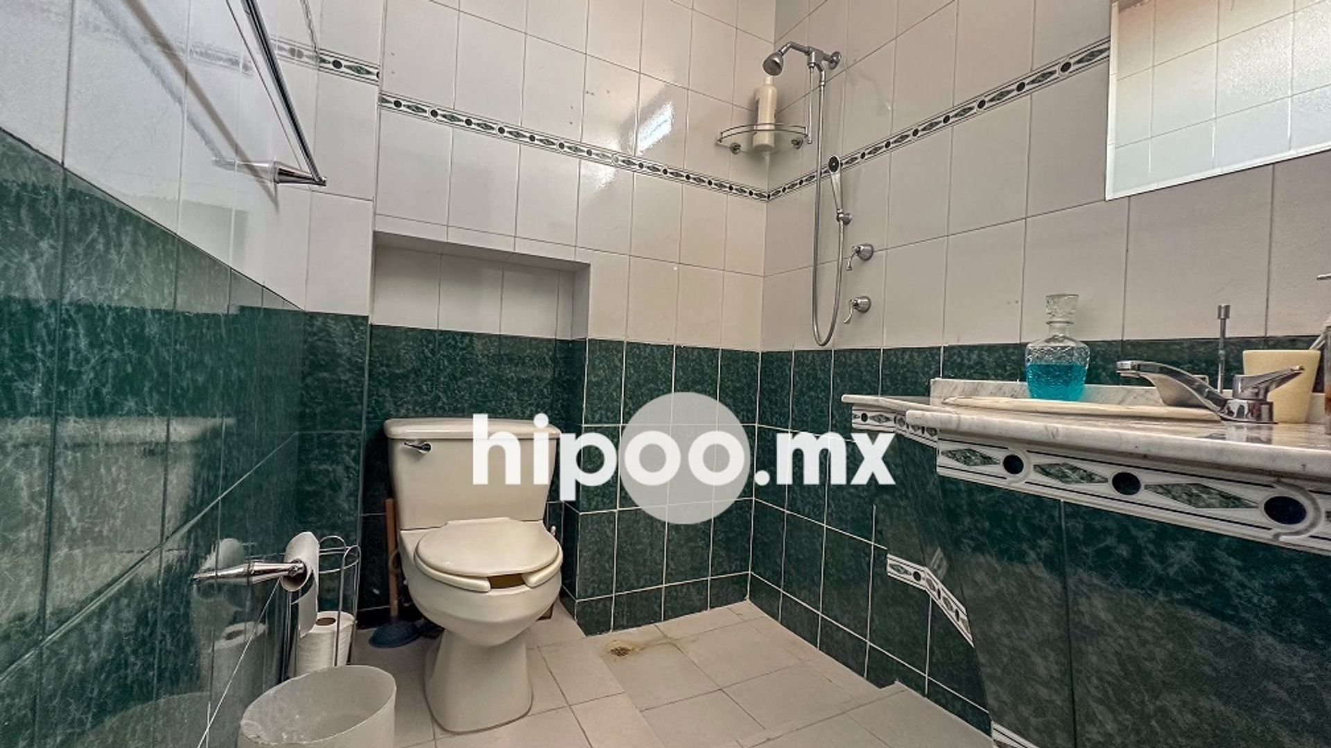 Baño Aux 2.jpg