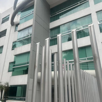 Departamento lomas del sol en venta.
