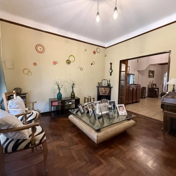 Venta Casa en Quilmes 4 ambientes Garage Patio Apto Credito