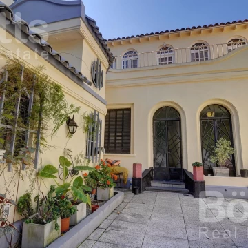 Venta casa 4 ambientes, lumionsa y con gran potencial en Villa del Parque