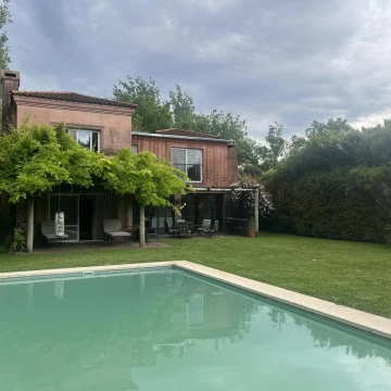Casa en Ayres de Pilar, lote 840m2