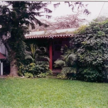 CASA EN VENTA COMO TERRENO MIRAFLORES