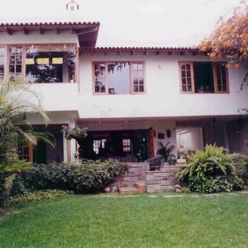 VENTA DE ESTUPENDA CASA EN MIRAFLORES (609-257-1)