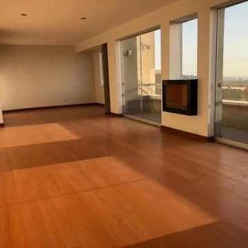VENTA HERMOSO TRIPLEX EN CASUARINAS SURCO - DPTO 3XX (609-589-1 )