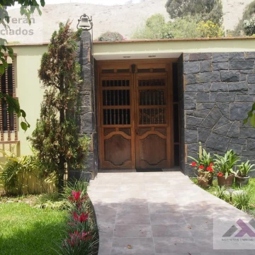 FANTASTICA CASA EN VENTA  EN LA MOLINA