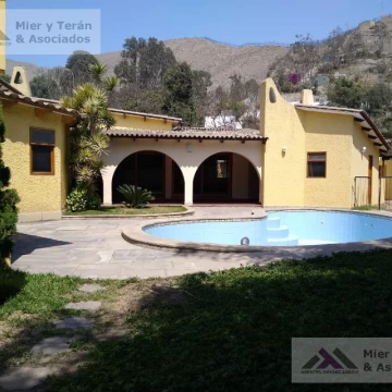 MODERNA CASA EN VENTA EN LA MOLINA