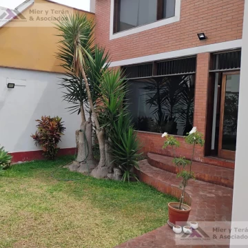 VENTA CASA EN SAN ISIDRO (609-1035-1)
