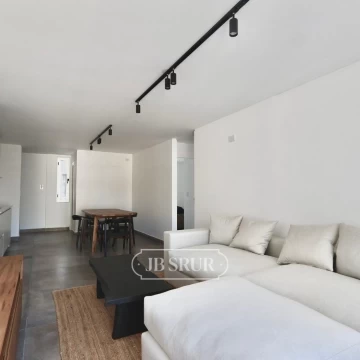 Pileta y SUM en General Paz - Departamento en Venta Amoblado de 2 Dormitorios con Balcón a Estrenar
