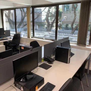 Oficina en venta en Retiro Recepción 2 despachos 1 sala de reuniones 3 baños 2 cocheras