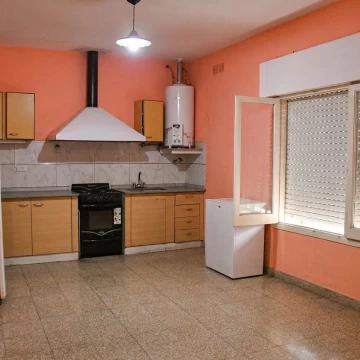 Casa en Venta en Alvarez de 2 Dormitorios