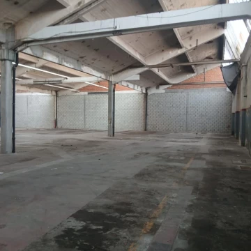 Depósito de 728 m2 cubiertos en Florida