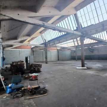 Depósito de 2020  m2 cubiertos en Florida