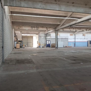Depósito de 1943 m2 cubiertos en Florida