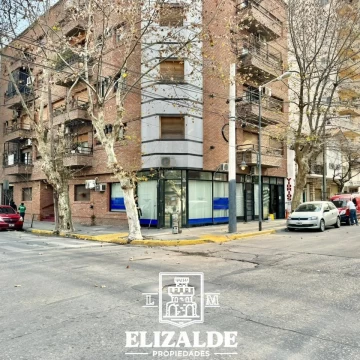 Alsina y 3 de Febrero - Local en Esquina - Venta - San Fernando