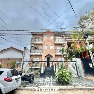 Monseñor Alberti y Nicolas Avellaneda - 2 amb y medio con cochera - Venta - La Calabria