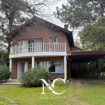 Casa en venta en Carilo
