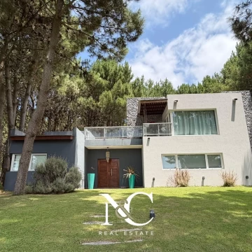Casa en venta en Costa Esmeralda con gas natural