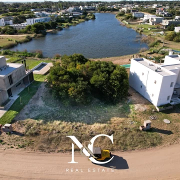 Lote en venta en Costa Esmeralda a la Laguna