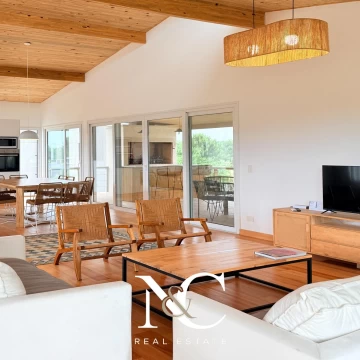 Casa en venta en Costa Esmeralda con piscina