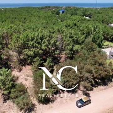 Terreno lote en venta en Costa Esmeralda arbolado