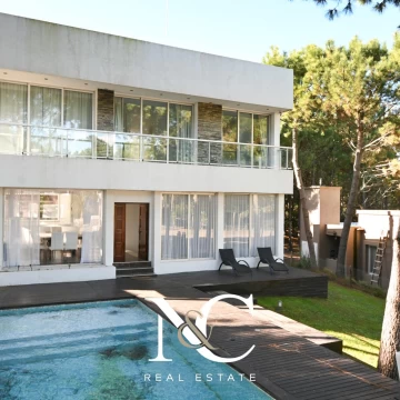 Casa en venta en Costa Esmeralda, cerca de la playa