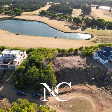 Terreno Lote en venta en Costa Esmeralda, en golf a la laguna