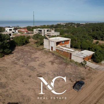 Lote en  venta en Costa Esmeralda, cerca del mar
