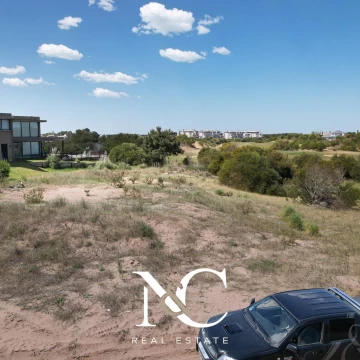 Terreno lote en venta en Barrio Golf Costa Esmeralda