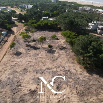 Lote en venta en Costa Esmeralda, muy cercano al mar