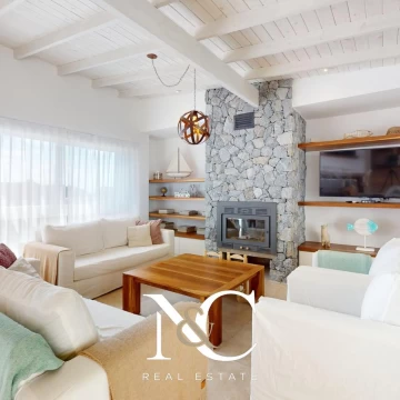 Casa en venta en Costa Esmeralda, fondo a la cancha de polo