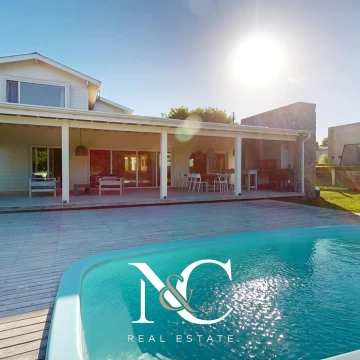 Casa en venta en Costa Esmeralda con Fondo a la Cancha Golf
