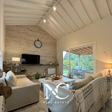 Casa en  venta  en Costa Esmeralda fondo libre