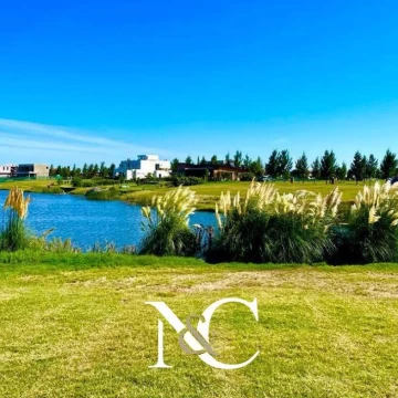 Terreno en venta Barrio Nautico El Naudir a la Laguna