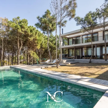 Casa en venta en Costa Esmeralda 1era linea de mar