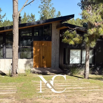 Casa moderna en  Venta en Costa Esmeralda