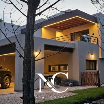 Casa en venta y alquiler en Costa Esmeralda, a 100mts del mar