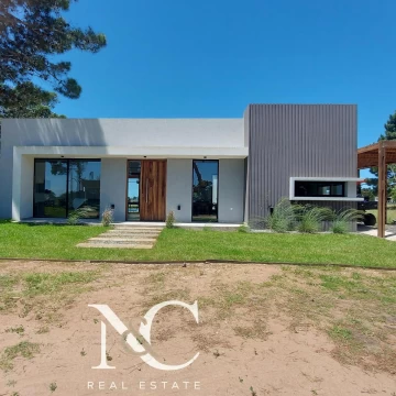 Casa en  alquiler en Costa Esmeralda