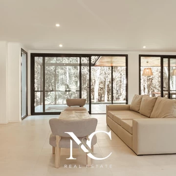 Casa en venta en Costa Esmeralda fondo arbolado 4 suites