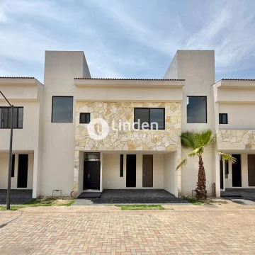 CASA EN VENTA EN DISTRITO BELLANO, ZONA ZEREZOTLA, SAN PEDRO CHOLULA, PUEBLA.