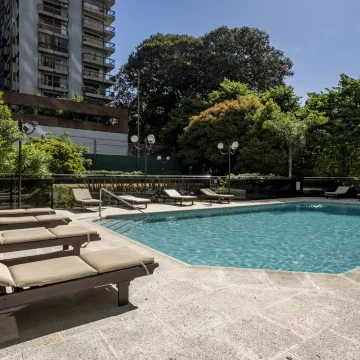 Departamento con balcón y vista al río, 4 ambientes, 2 cocheras fijas
