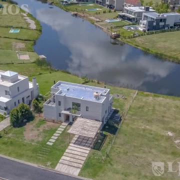 CASA AL AGUA en El Naudir EQUIPADA CON ELECTRODOMESTICOS , GRAN OPORTUNIDAD MB