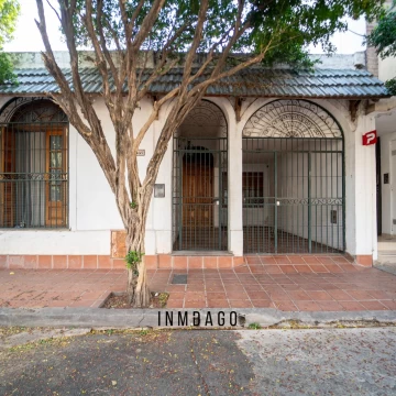 Casa en venta 3 dormitorios, 4 baños en B. Pueyrredon 