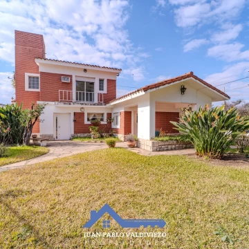 Casa en Venta - Estilo Colonial en B° Marqués de Sobremonte