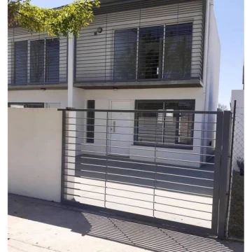 Se alquila casa en Ricardone